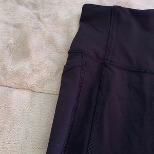 lululemon athletica Pants - Lululemon crop pant PERFECT CONDITION lululemon athletica Pants - Lululemon crop pant PERFECT CONDITION